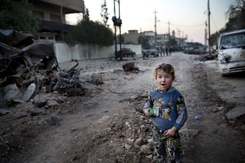 MOSUL, IRAK- MARCH, 2017: Some families decide to stay at the frontline. (Picture by Veronique de Viguerie/ Reportage by Getty Images)